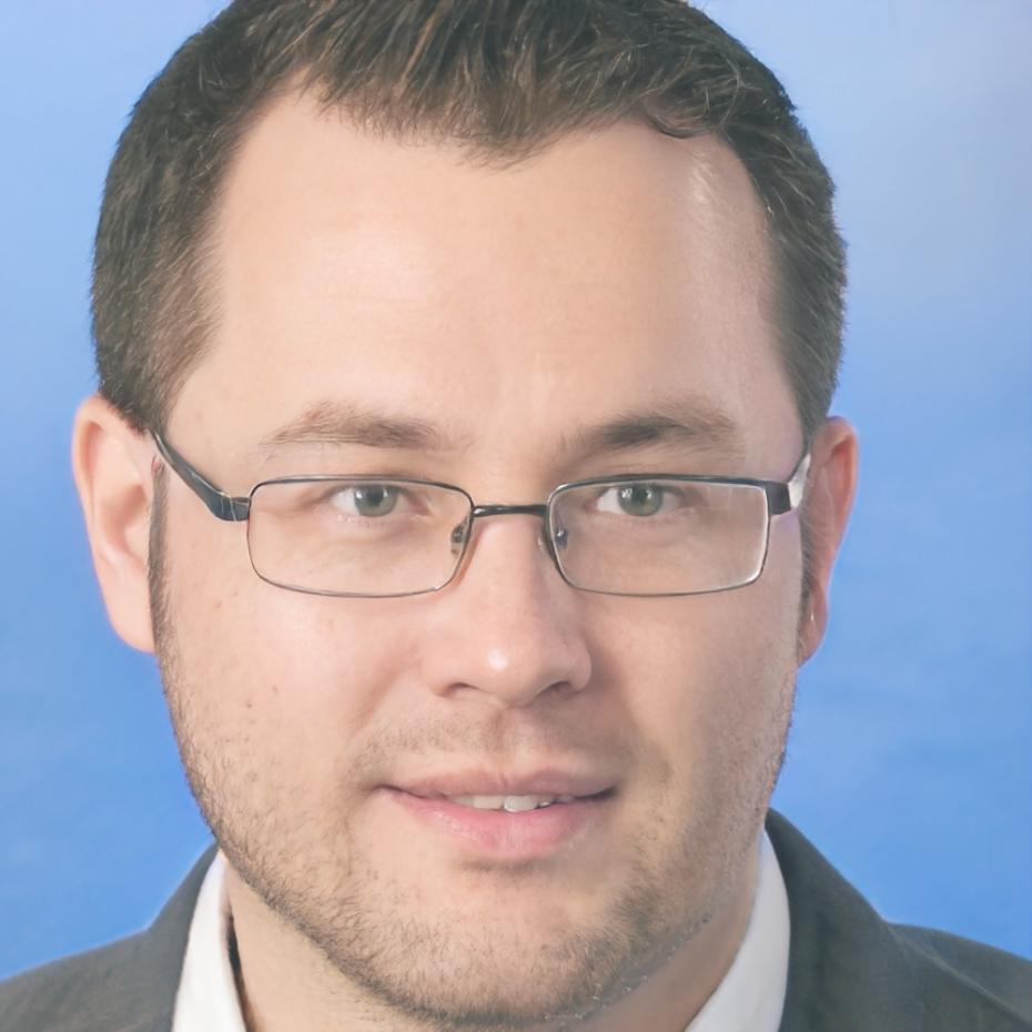 Marcus Thompson, Senior Full-Stack Developer